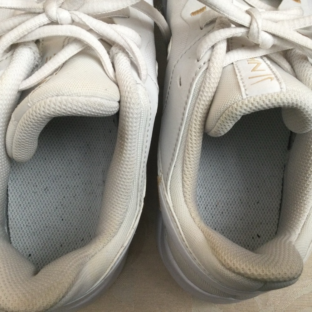 Nike Legend Essential 2 - Picture 4 of 6